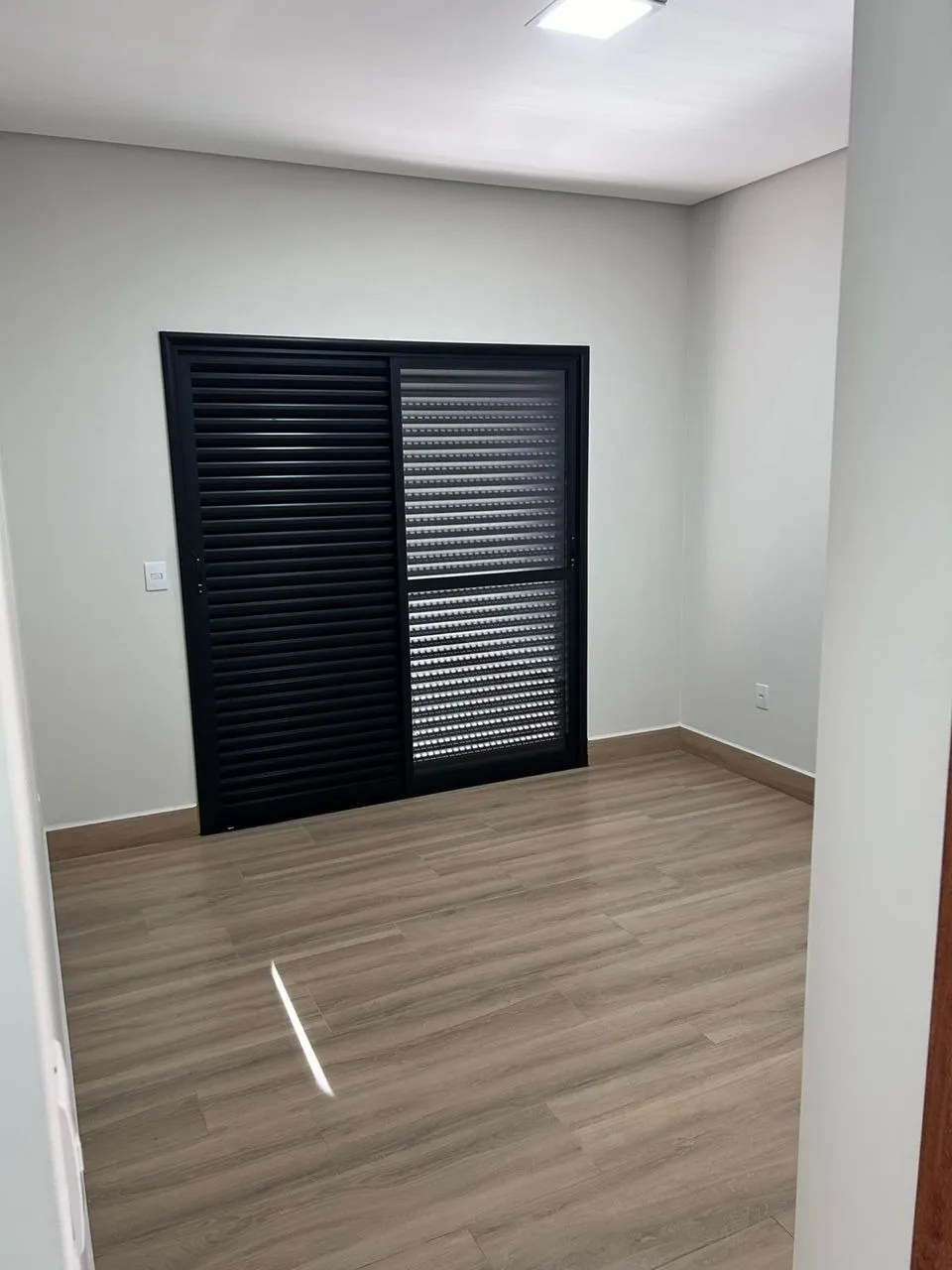 Imagem Casa a Venda com 3 Dormitórios no Condomínio Golden Sigma