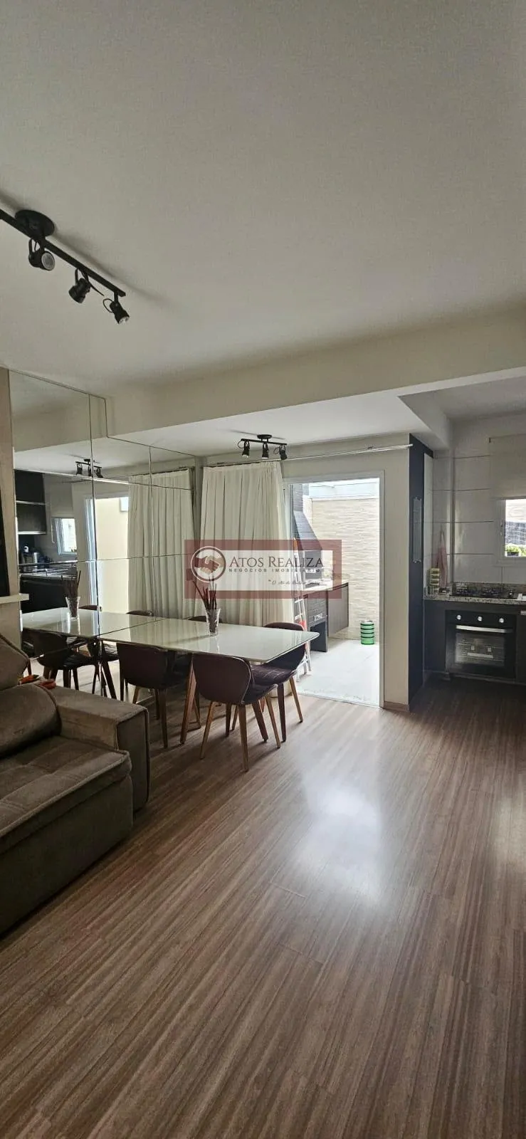 Imagem Venda sobrado em condomínio fechado no campo grande, região da sabará, Imóvel com 2 suites com planejados, Ar Condicionados nos quartos e na sala, cozinha com planejados, Área Gourmet, 2 vagas no subs