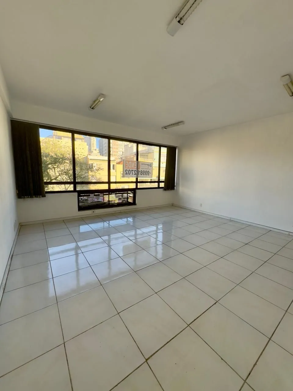 Imagem Oportunidade imperdível! Sala Comercial à Venda - Bairro Floresta