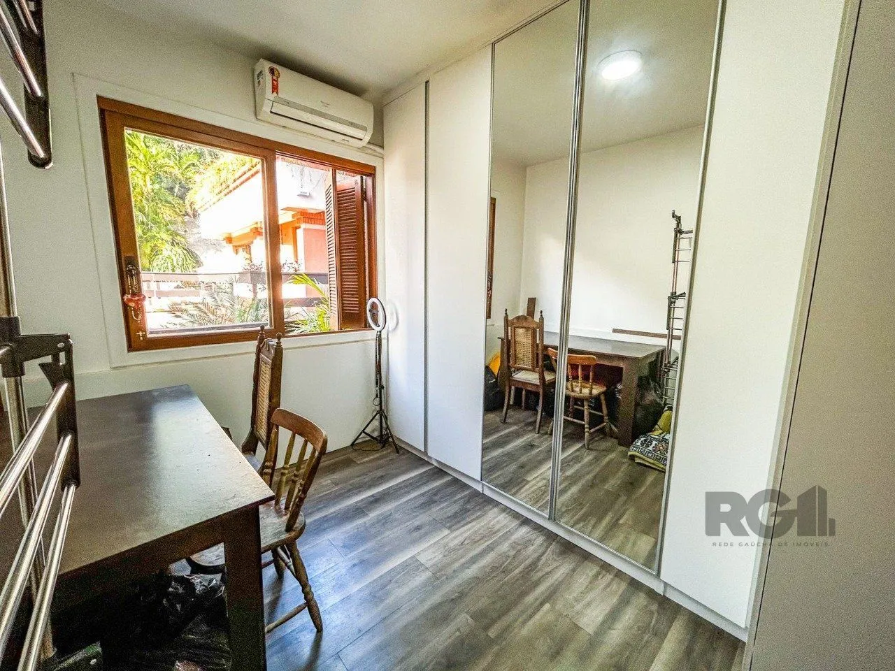 Imagem Apartamento 3 dormitórios, 1 suíte, 2 vagas, bairro Ipanema, Poa/RS