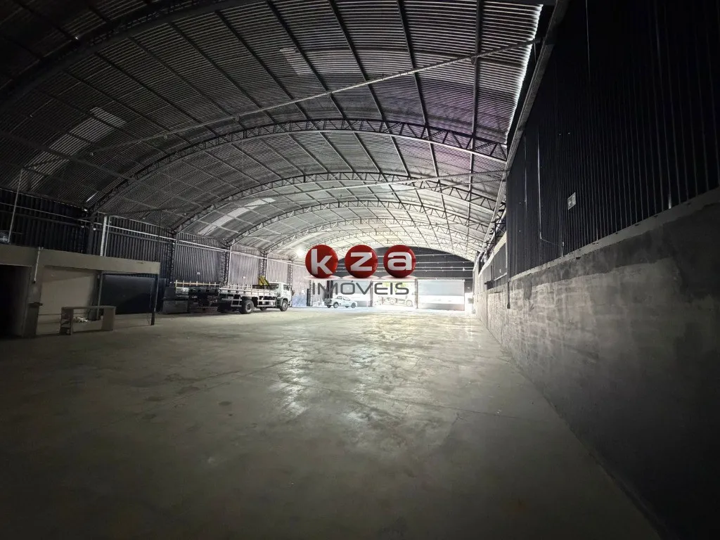 Imagem Galpão Comercial para Locação em Vinhedo-SP, Bairro Jardim Alves Nogueira: 2 Salas, 3 Banheiros, 5 Vagas de Garagem, 850m².