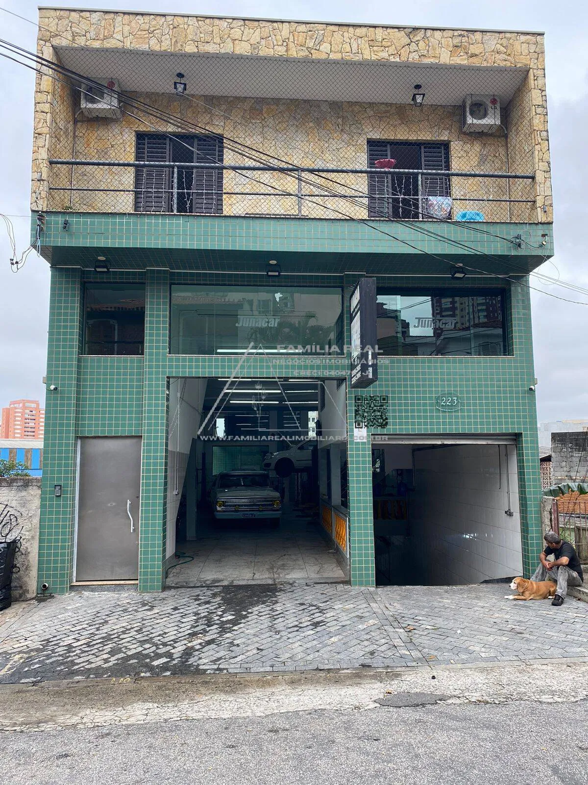 Foto do imóvel CASA ASSOBRADADA COM COMERCIO, PARA VENDA, NA CHÁCARA SANTO ANTÔNIO.