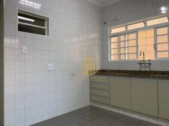 Imagem Sobrado com 3 dormitórios e edícula