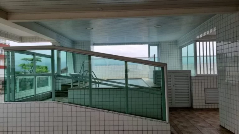 Imagem Este apartamento com 2 Dormitorios, oferece uma área de lazer completa, com piscina para adultos e crianças, garantindo diversão para toda a família, á venda na Imobiliaria Consulte Imoveis.