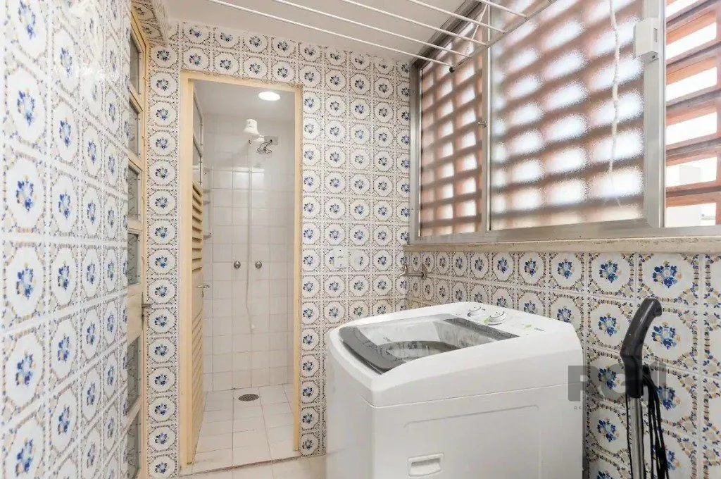 Imagem Apartamento de 2 dormitórios no bairro Menino Deus