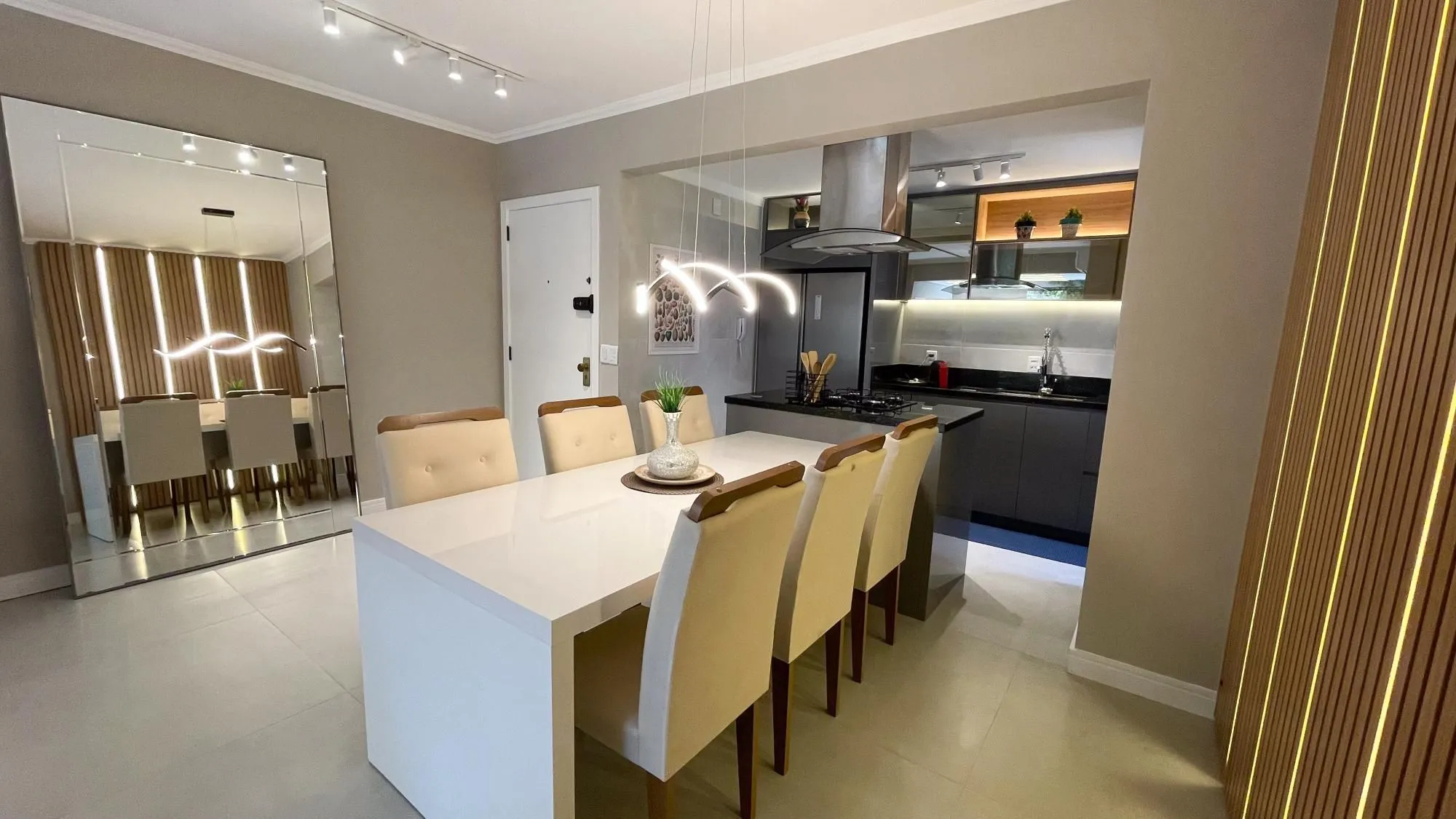 Imagem Vende-se apartamento com 3 quartos (1 suíte), 100m² e 1 vaga - Jardim Europa