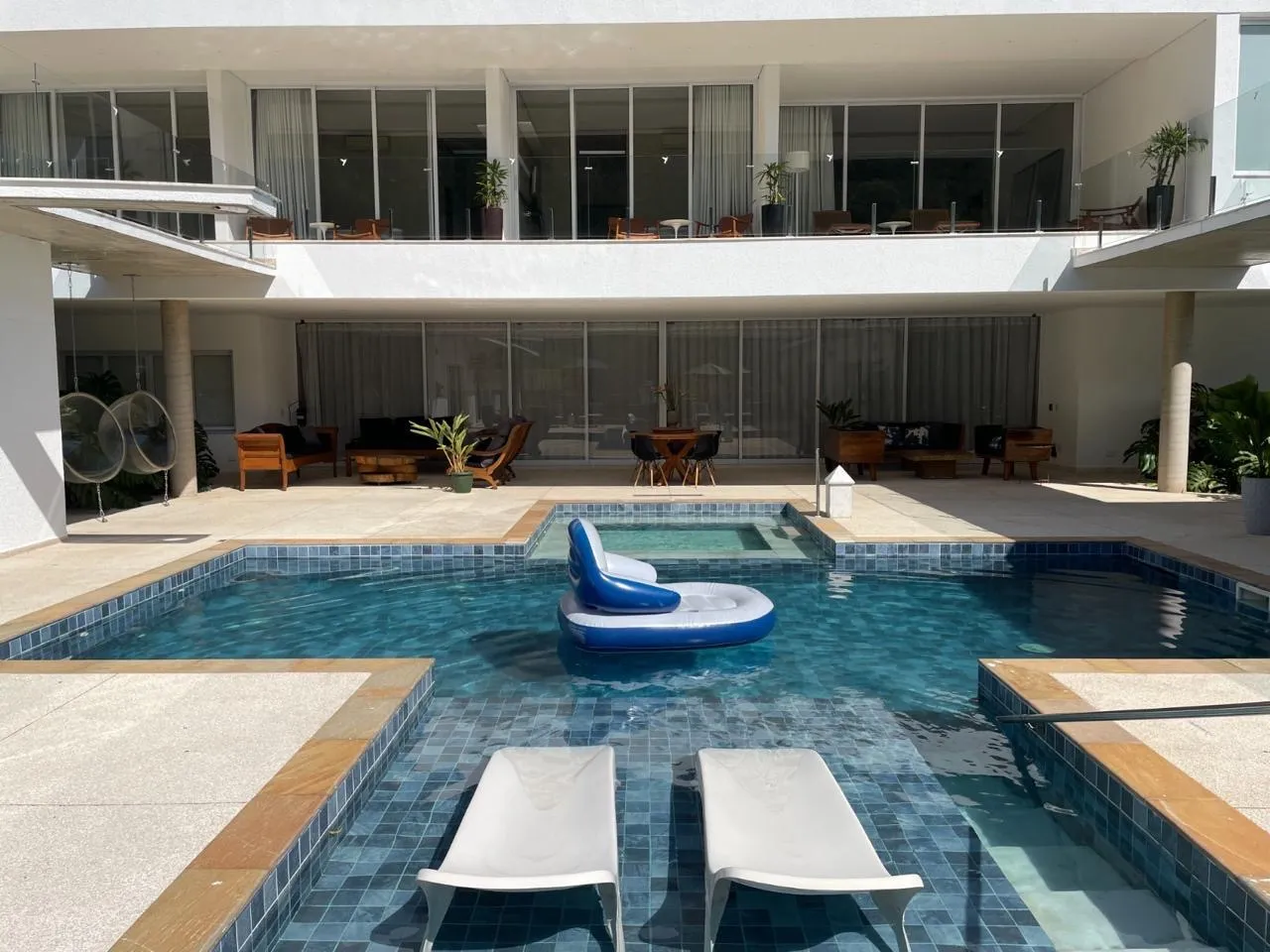 Imagem Casa 5 suítes e com 1900m² Condomínio Tamporé 1- Sp