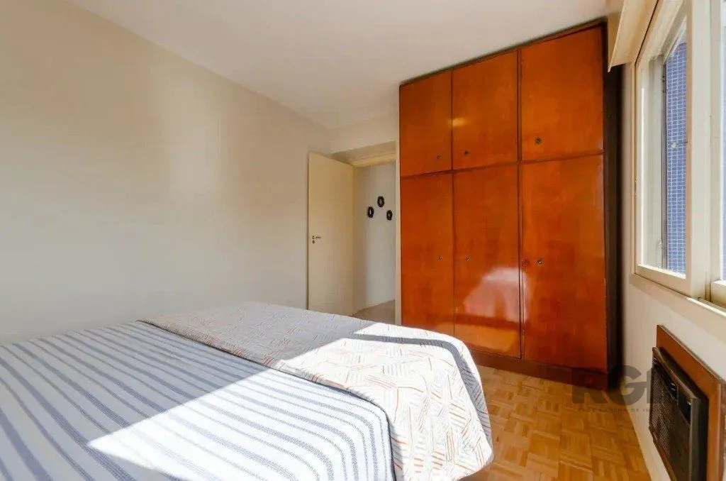 Imagem Apartamento de 2 dormitórios no bairro Menino Deus