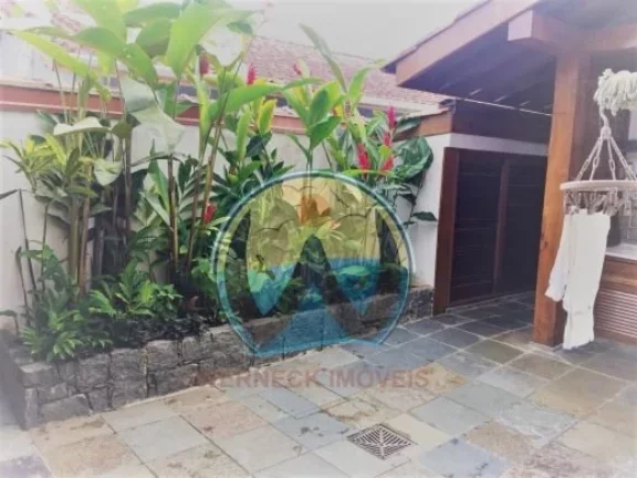 Imagem Imperdível: Casa à venda em Ubatuba-SP, Parque Vivamar! 3 quartos, 2 suítes, 1 sala, 2 banheiros, 141 m² de área.