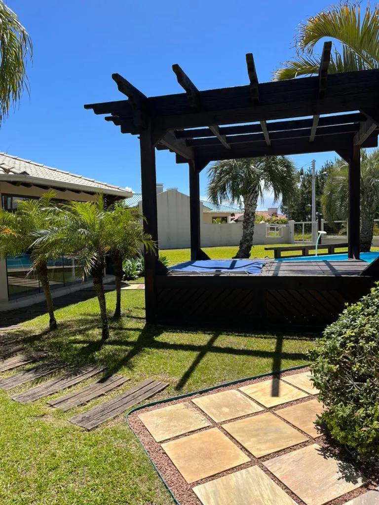 Imagem Casa em Condominio 4 Dormitórios - Bairro Capão Novo