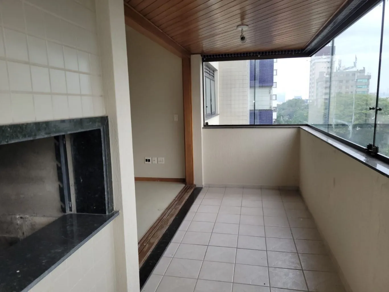 Imagem Apartamento de 3 quartos, suíte e 2 vagas de garagem no bairro Petrópolis em POA