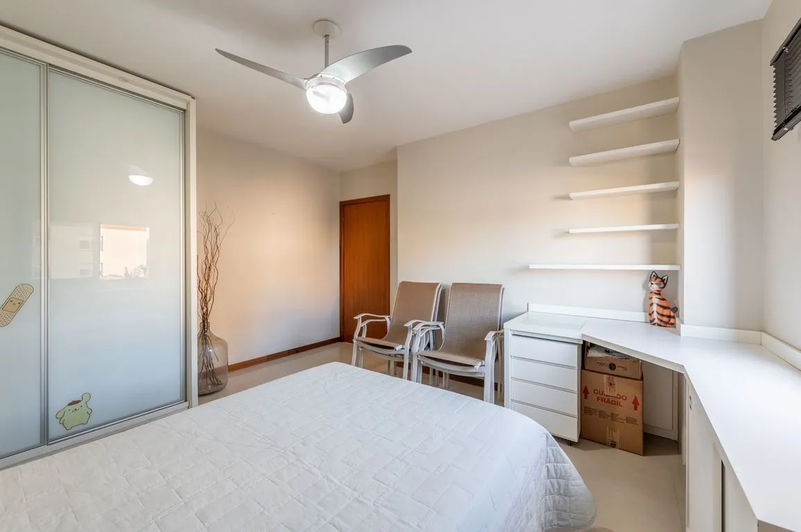 Imagem Apartamento de 4 dormitorios á Venda no Passo da Areia - Porto Alegre