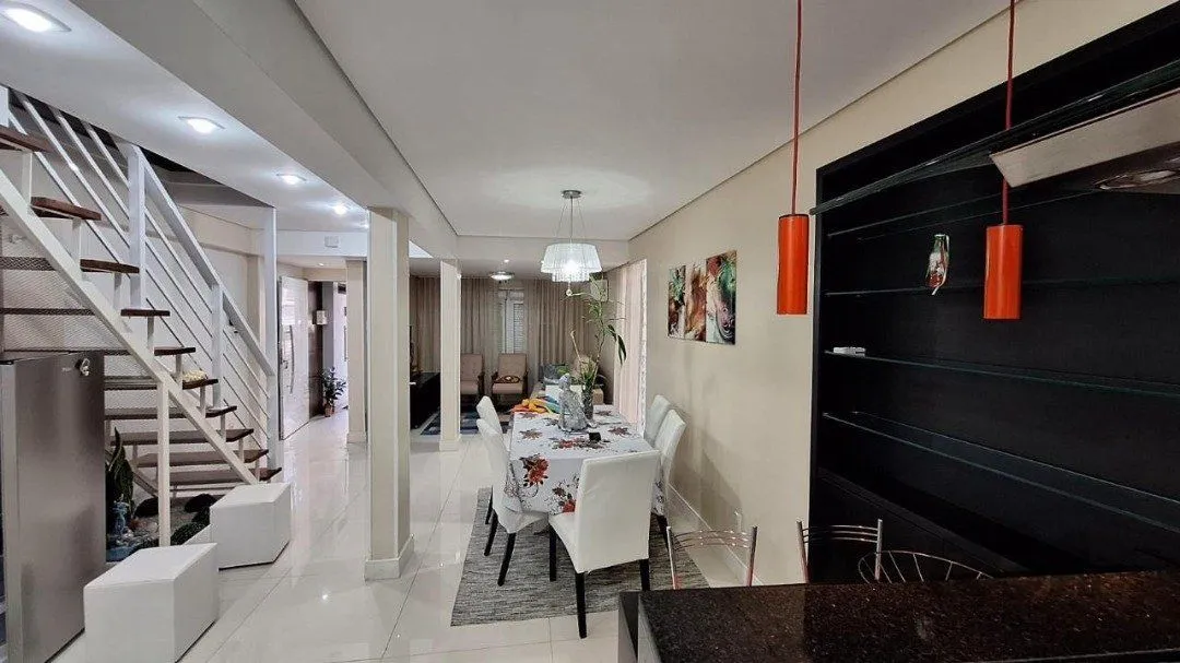 Imagem Sobrado comercial ou residencial, mobiliado, no Centro Histórico, com 2 quartos