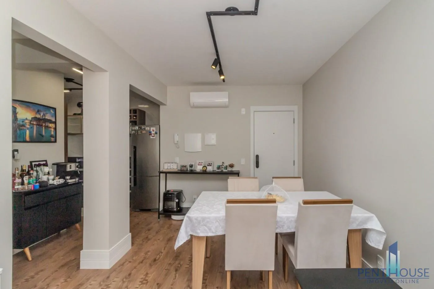 Imagem Apartamento Zona Central para Venda em Balneário Camboriú, CENTRO, 2 dormitórios, 1 suíte, 2 banheiros, 1 vaga