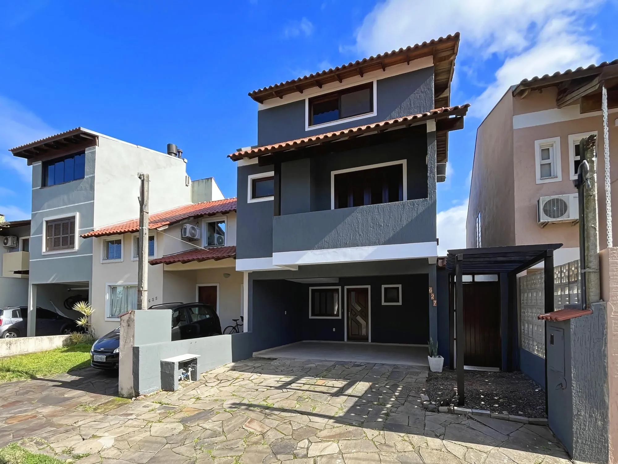 Imagem CASA 3 DORMITÓRIOS, SUÍTE, BAIRRO HIPICA, JARDINS DO PRADO EM PORTO ALEGRE-RS
