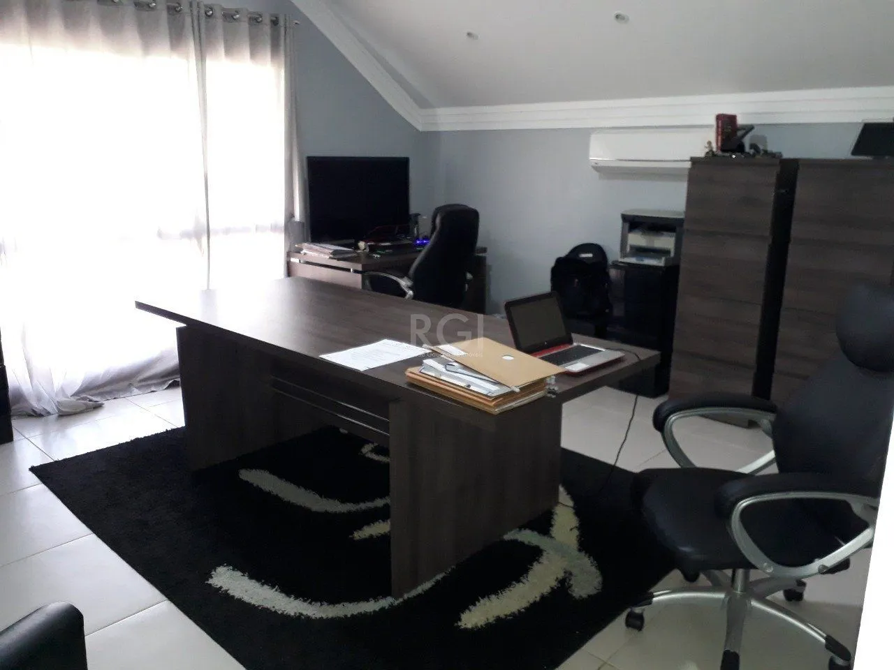 Imagem Casa para Venda - 272m², 3 dormitórios, sendo 1 suítes, 2 vagas - Hípica