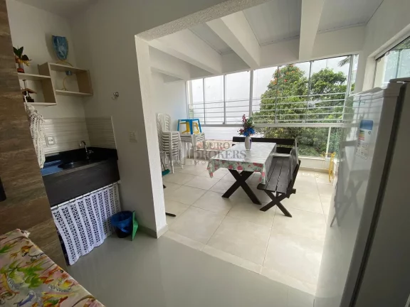 Imagem Sobrado modelo triplex, mobiliado, com área para festas em familia e reunião de