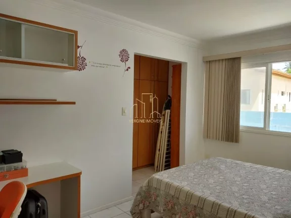 Imagem Casa de Luxo em Condomínio: 4 Quartos, 3 Suítes, 3 Salas em Piatã, Salvador-BA - 230m² de Pura Elegância e Conforto!