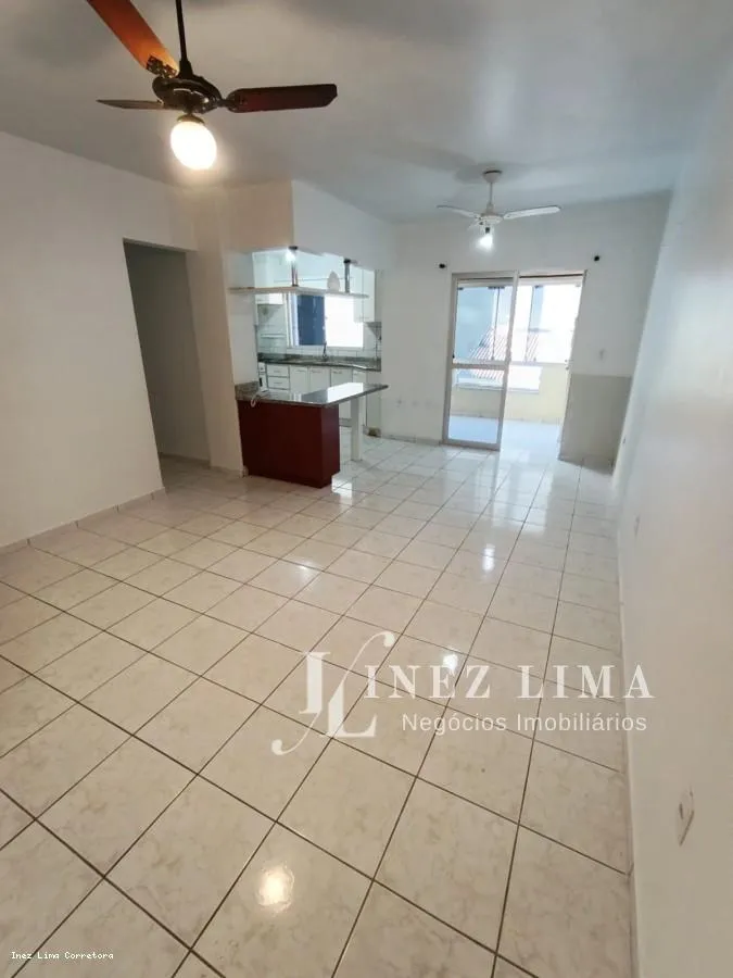 Imagem Apartamento para Venda em Itapema, Meia Praia, 3 dormitórios, 1 suíte, 2 banheiros, 1 vaga