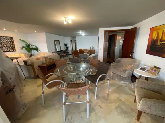 Imagem A VENDA APARTAMENTO COM 4 QUARTOS E 2 SUÍTES A BEIRA MAR