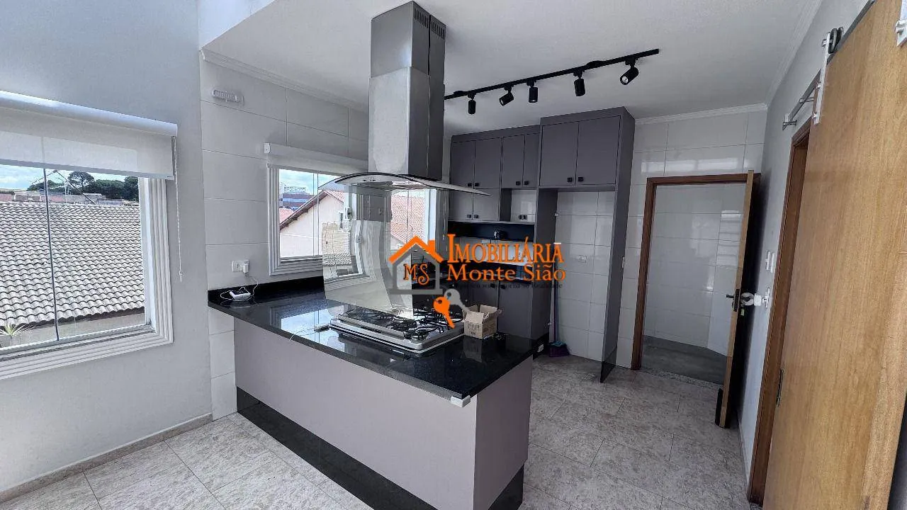 Imagem Sobrado com 3 dormitórios à venda, 189 m² por R$ 950.000,00 - Jardim Santa Clara - Guarulhos/SP