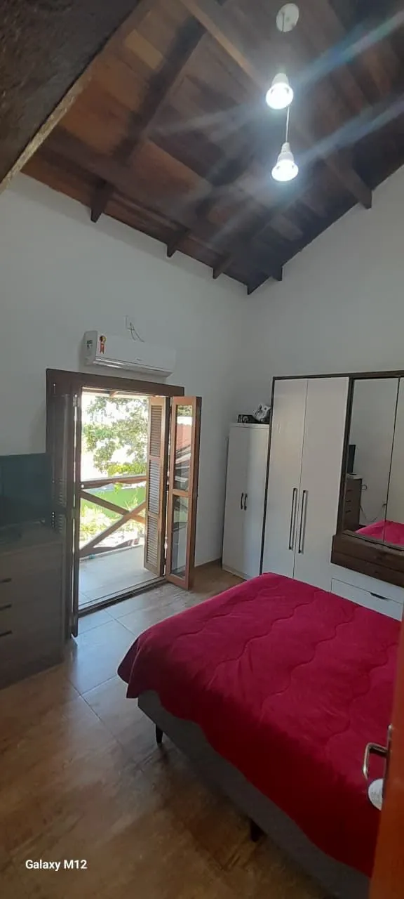 Imagem Casa com 02 quartos e 01 vaga no Bairro Cavalhada