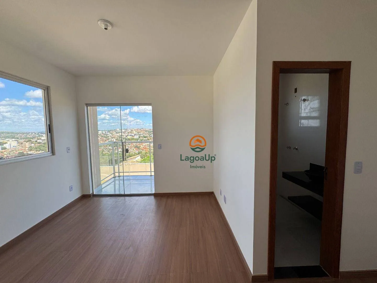 Imagem Casa com 4 dormitórios à venda, 186 m² por R$ 1.300.000 - Condomínio Quintas do Altíssimo - Lagoa Santa/MG