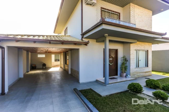 Imagem Linda residência de 02 pavimentos no Bairro mais charmoso de Rio Negro... 290m2 de construção