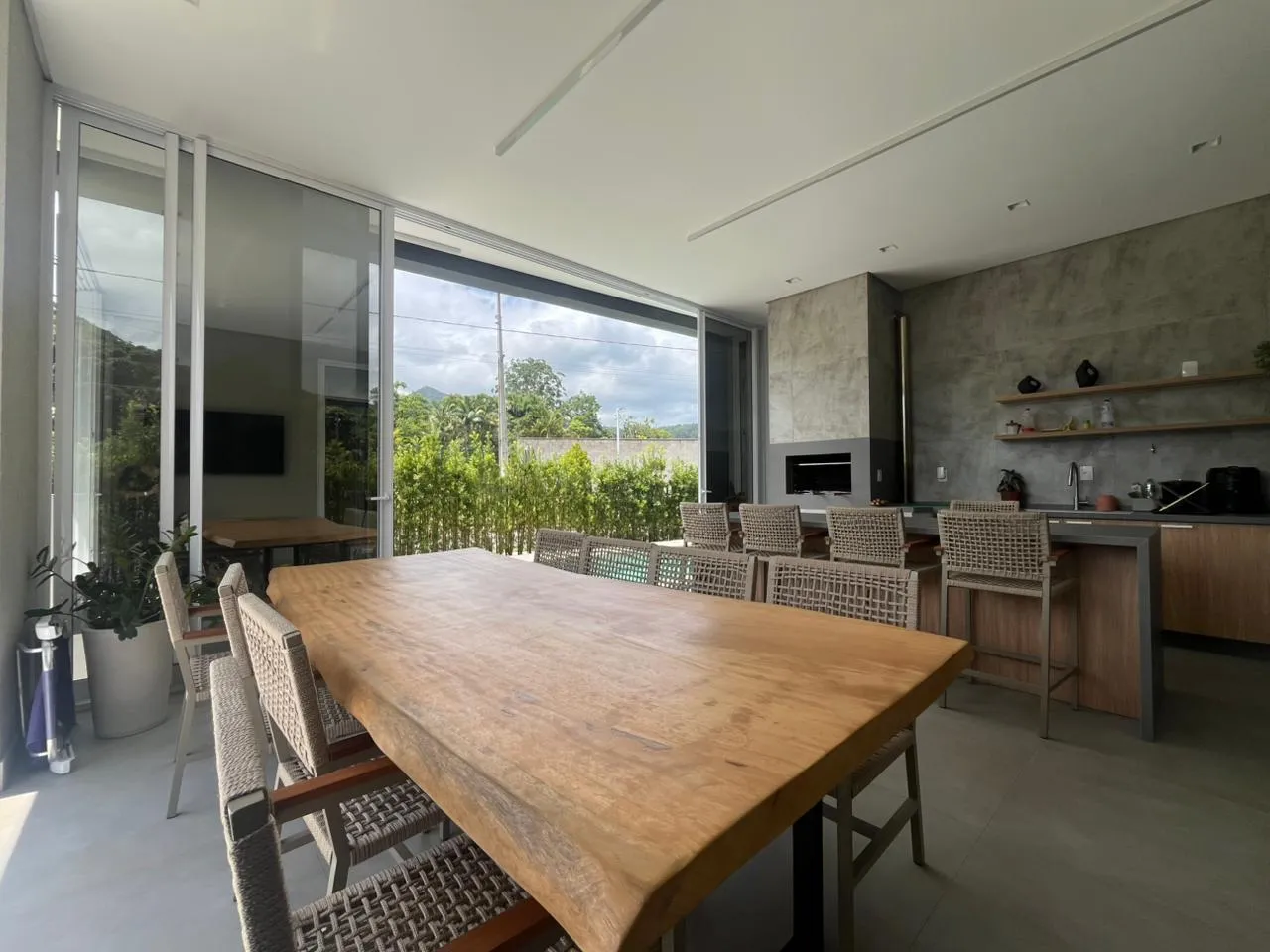 Imagem Casa à venda com 360m2 por R$ 6.000.000,00