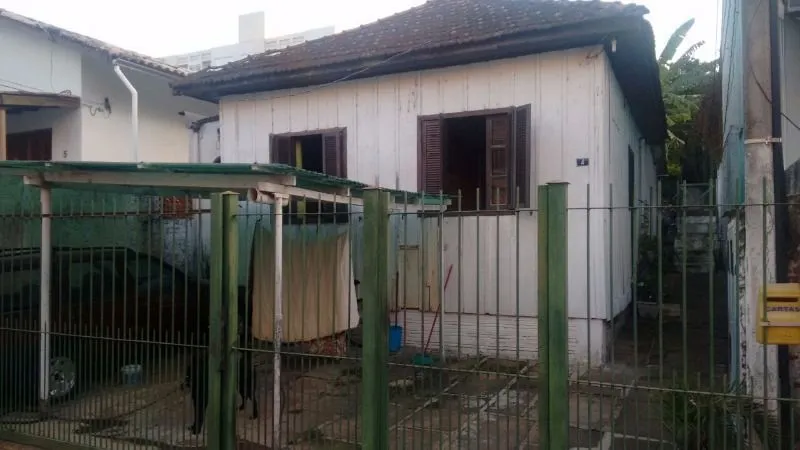Imagem Casa para Venda - 180m², 4 dormitórios, Camaquã