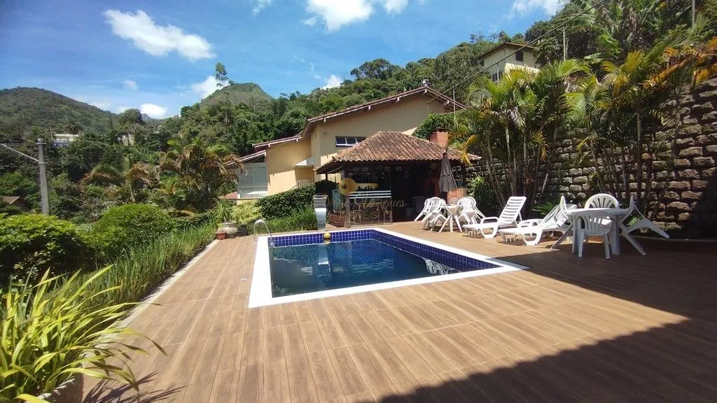 Imagem Casa para Venda em Teresópolis / RJ no bairro Agriões