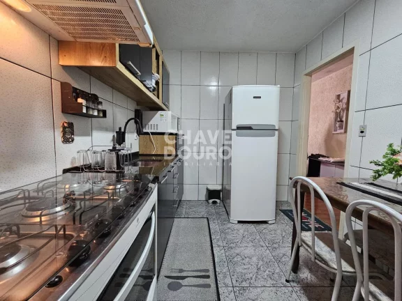 Imagem Casa com 2 Quartos (1 com varanda) à venda em Teresópolis!