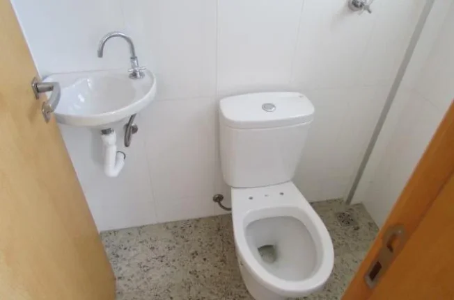 Imagem Apto novo com 109m² em região central , com 02 vagas de garagem, sala 02 amb. cozinha planejada e ...