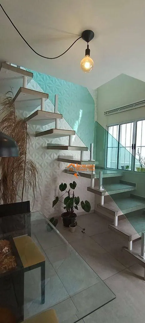 Imagem Sobrado com 5 dormitórios à venda, 200 m² por R$ 950.000,00 - Jardim Cumbica - Guarulhos/SP