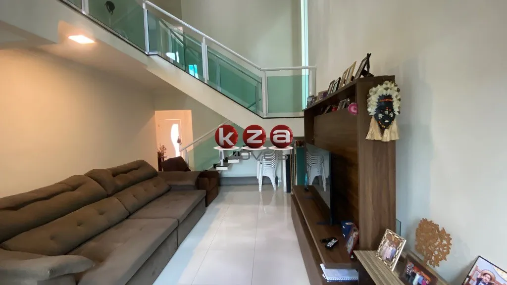 Imagem Oportunidade única: Casa em condomínio à venda em Valinhos-SP, no Condomínio Vivenda das Cerejeiras - 3 quartos, 3 suítes, 2 salas, 5 banheiros, 2 vagas, 200,00 m² de área.