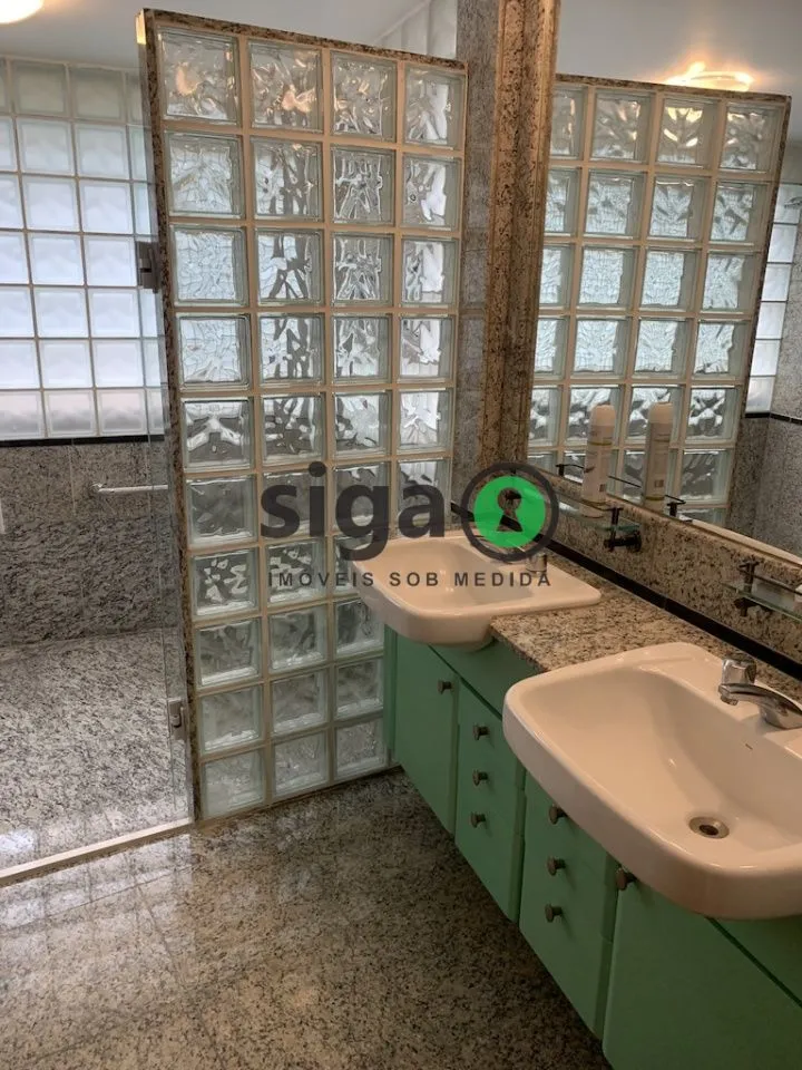 Imagem VENDE na Vila Suzana (Região do Morumbi) Apartamento com 4 suítes , 4 Vagas + Depósito