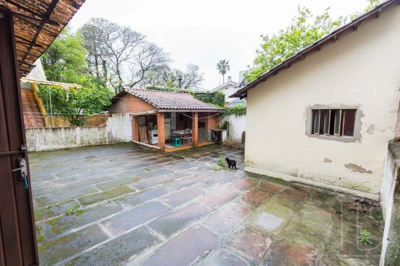 Imagem Casa com entradas independentes em Teresópolis: oportunidade para investimento e moradia