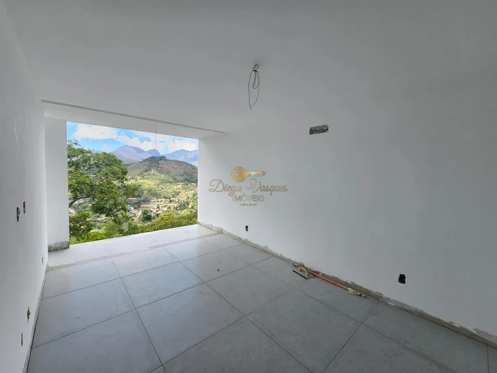 Imagem Casa em Condomínio para Venda em Petrópolis / RJ no bairro Itaipava