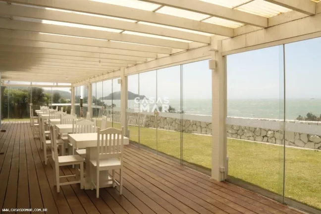 Imagem Casa Frente Mar para Temporada em Armação dos Búzios / RJ no bairro Praia Rasa
