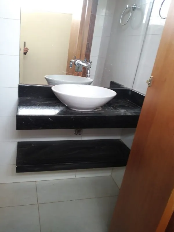 Imagem Imperdível: Casa à venda em Jardim das Laranjeiras, São Paulo-SP! 3 quartos, 2 suítes, 2 banheiros, 4 vagas de garagem, 250m².