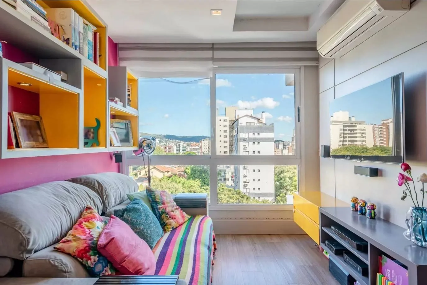 Imagem Apartamento semi mobiliado de 2 dormitórios no Petrópolis