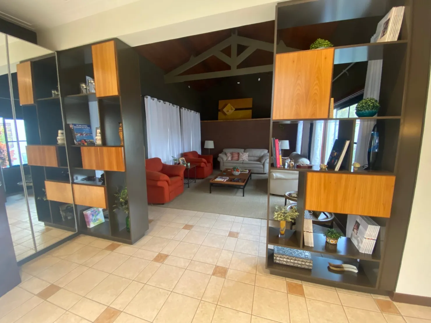Imagem Casa à venda 3 Quartos, 1 Suite, 4 Vagas, 600M², Internacional Park, Guaratinguetá - SP