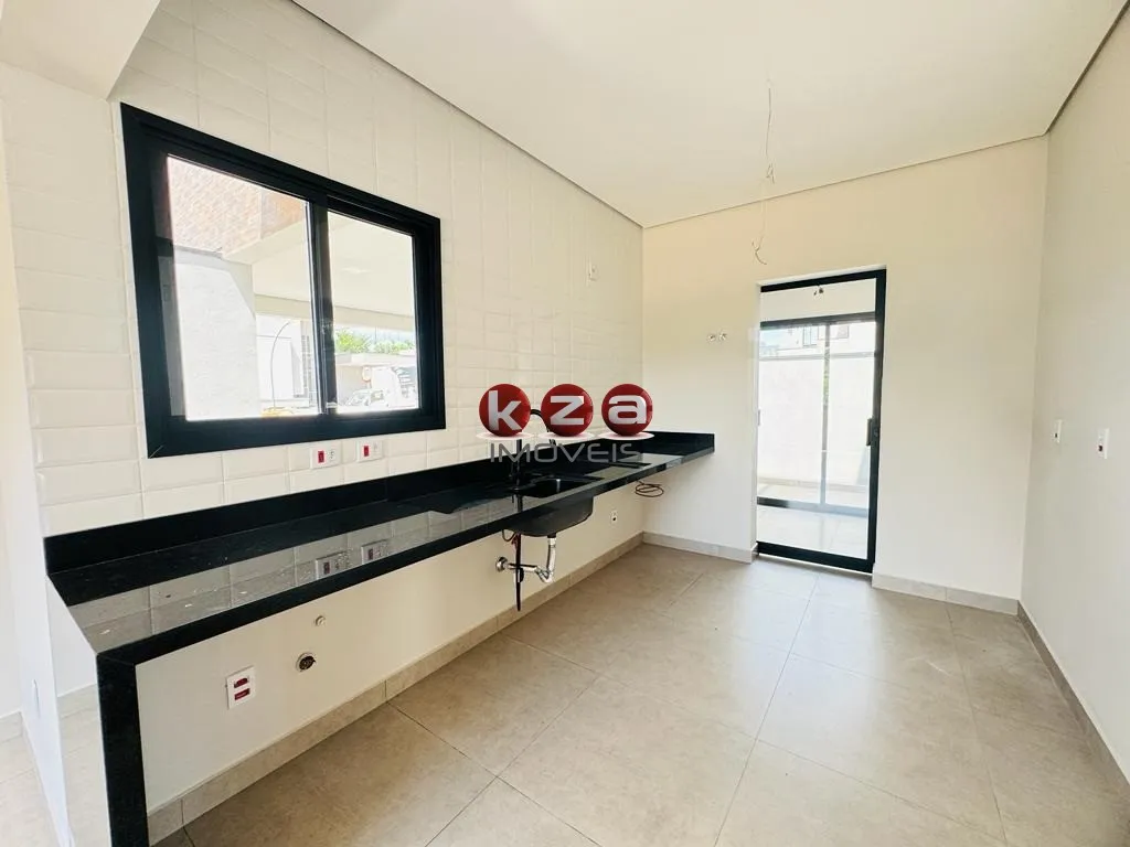 Imagem Incrível Casa em Condomínio à Venda em Valinhos-SP, Vila Capuava - 3 Quartos, 3 Suítes, 2 Salas, 4 Banheiros, 4 Vagas - 169,00 m².