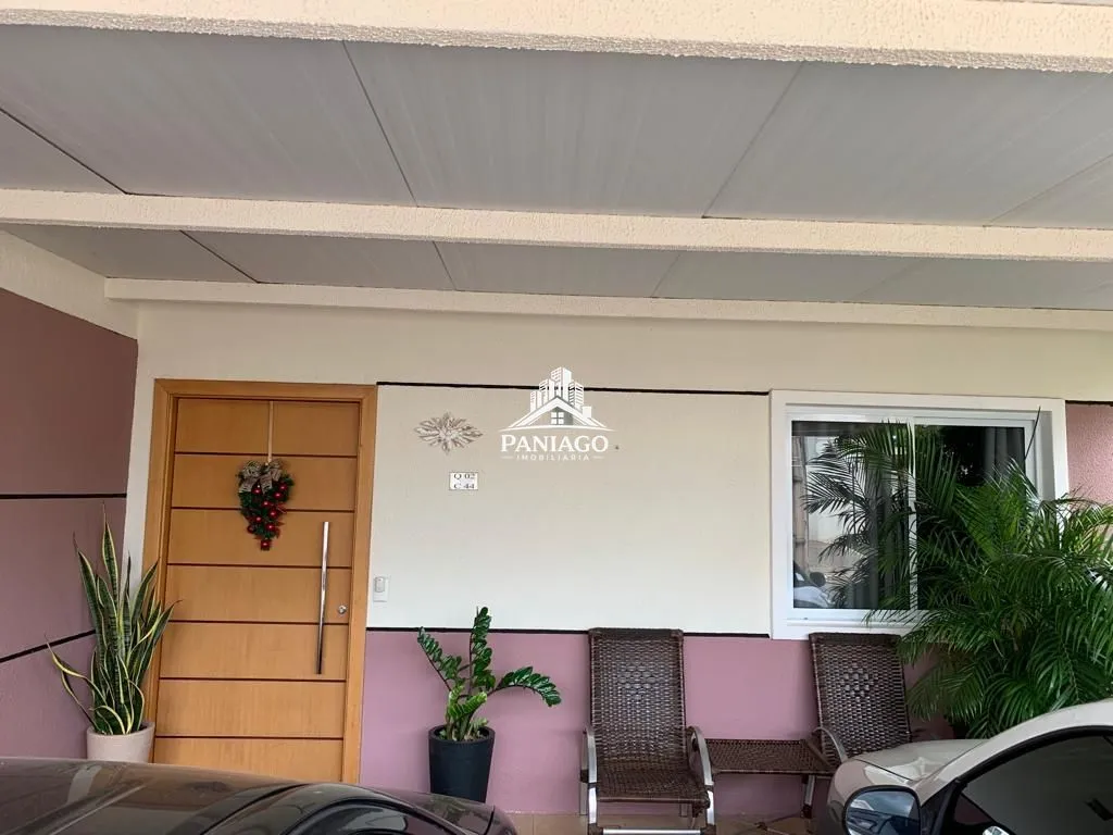 Imagem Sobrado de Esquina no Condomínio Solar das Torres com Energia Solar