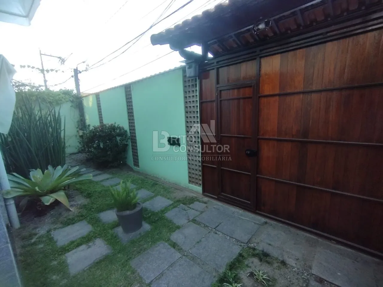 Imagem Casa Duplex com 3 Quartos à Venda no Mutondo 200 m² | 3 Suites | Energia Solar | Vaga - São Gonçalo/RJ.