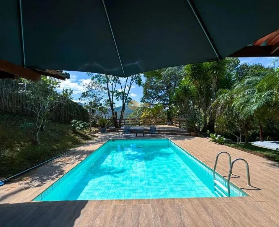 Imagem Casa em Condomínio para Venda em Teresópolis / RJ no bairro Green Valley