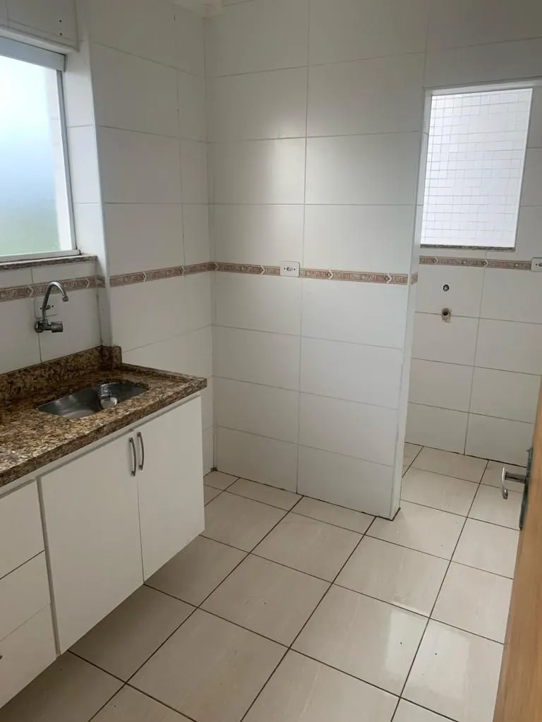 Imagem Viva com Conveniência no Edifício Dezzmai II: Apartamento Bem Localizado em São Vicente-SP