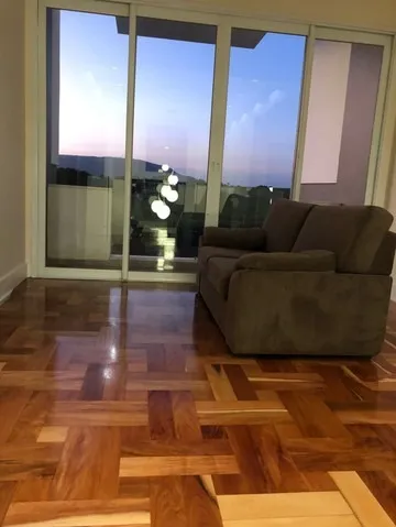Imagem Magnífico sobrado, em estilo moderno, no Lago Azul Residencial e Golfe Clube com 550m².