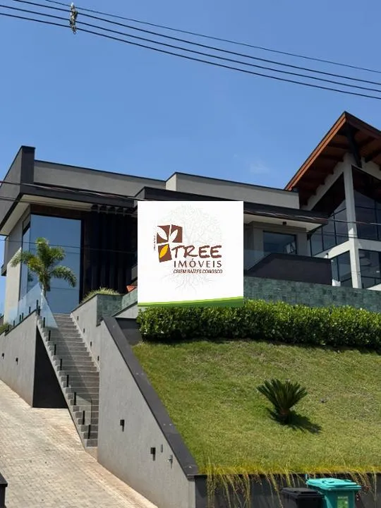 VENDA DE SOBRADO NO IBIRAPITANGA, EM SANTA ISABEL/SP, 375m² com 4 suítes, cozinha completa, piscina, jacuzzi, área gourmet e 6 vagas. CONSULTE-NOS.