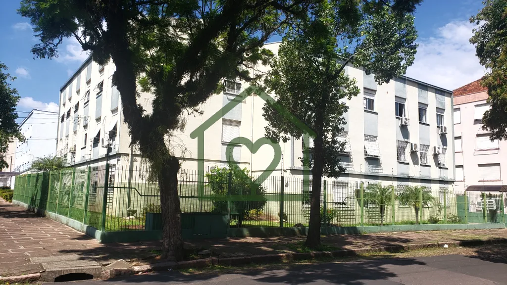 Apartamento no bairro São Sebastião, amplo, iluminado e muito bem localizado. Situado no térreo, ...